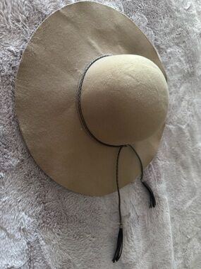Wide Brim Wool Felt Floppy Hat in Tan